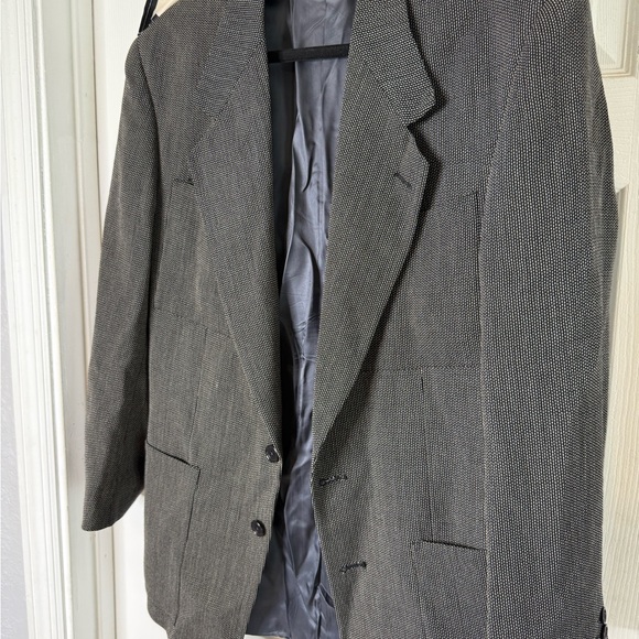 Beau Brummel Men’s Gray Herringbone- 100% Wool